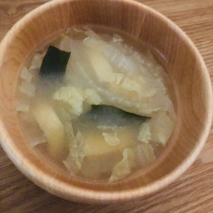 白菜と油揚げで味噌汁